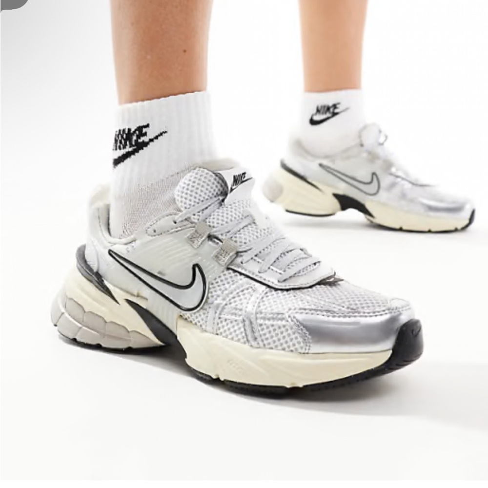 NIKE V2K runs